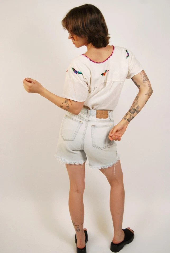 Pantalones Cortos Años 90 Corte (30) Lavado Ligero Vintage Cintura Alta Dobladillo Crudo Pantalones Cortos Azul Denim Foto 3 de 4