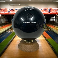 Vintage 60s Bowling Ball Ice Bucket 300 Kitch Barware 9” Tall X 6” Black