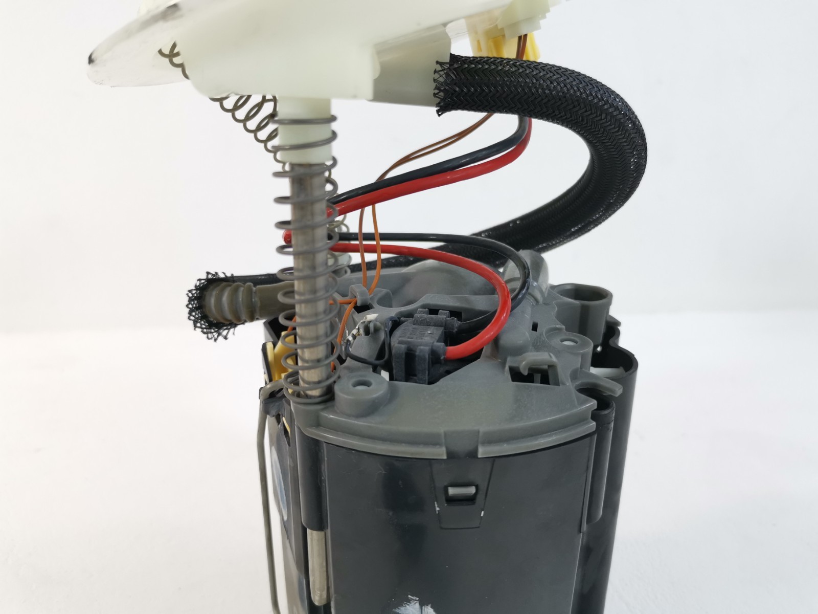 Maserati Ghibli 2017 RWD M156B 3.0 L Fuel Gas Tank Pump Unit 670035006 OEM