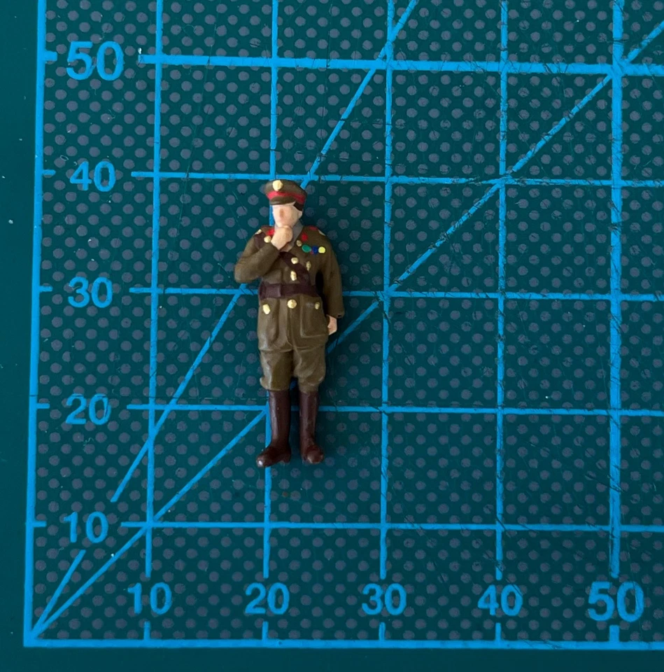 OO GAUGE KING GEORGE VI HAND PAINTED FIGURE WORLD WAR II - COLONEL IN CHIEF - Image 2 of 4