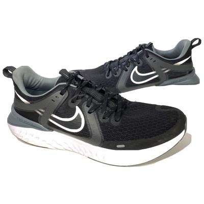 nike legend react black white