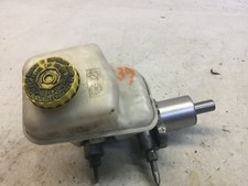05 06 07 CHRYSLER 300 2.7L RWD BRAKE MASTER CYLINDER W/ FLUID RESERVOIR S