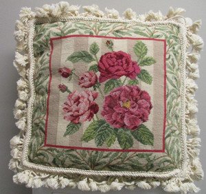VINTAGE FRENCH AUBUSSON STYLE FLORAL ROSE NEEDLEPOINT PILLOW TASSELS VELVET BACK