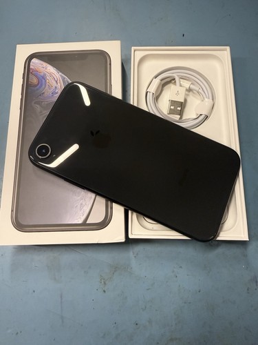 IPhone XR Unlocked 64gb Black - RARE IOS 15.6.1🔥 FAST SHIP thumbnail 2
