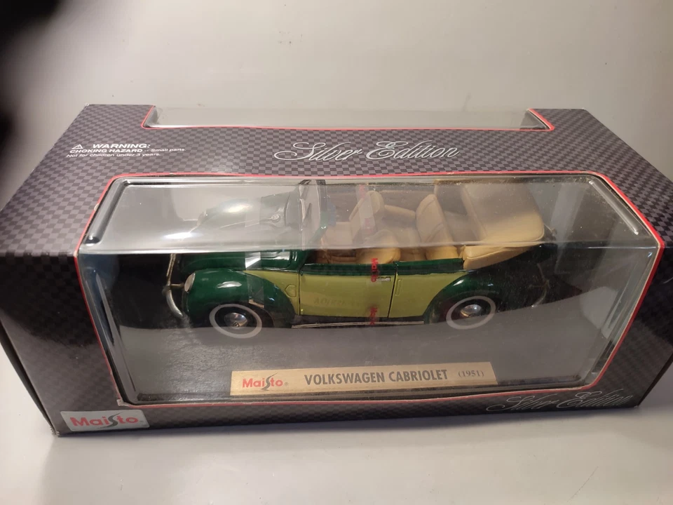 MAISTO SILVER EDITION - VW COCCINELLE CABRILOLET 1951 VERTE   - 1/18 - NEUF - Photo 2/4