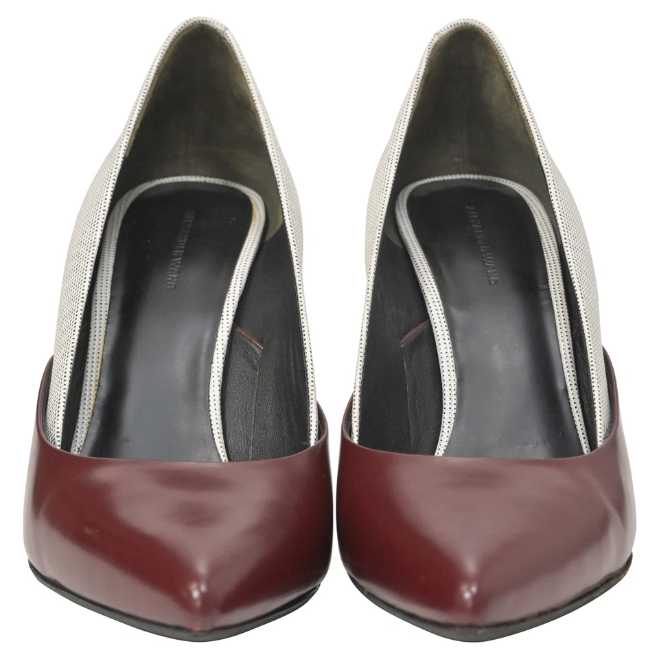 Zapatos de salón Alexander Wang de dos tonos de tacón alto en crema y cuero para mujer talla Burg Foto 2 de 4