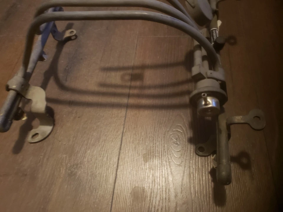 Chevy Chevrolet Monte Carlo SS 2004 riel inyector de inyección de combustible, Bosch, O/E  Foto 2 de 4