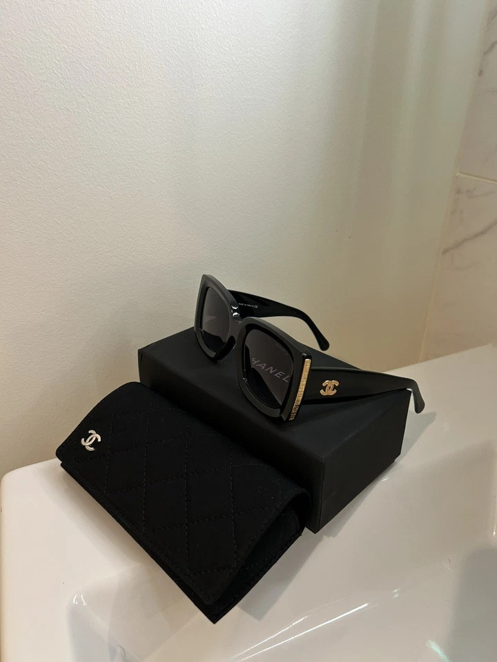 Chanel CH5435 Black Rectangle Sunglasses Gray Gradient Lens - New - Image 4 of 4