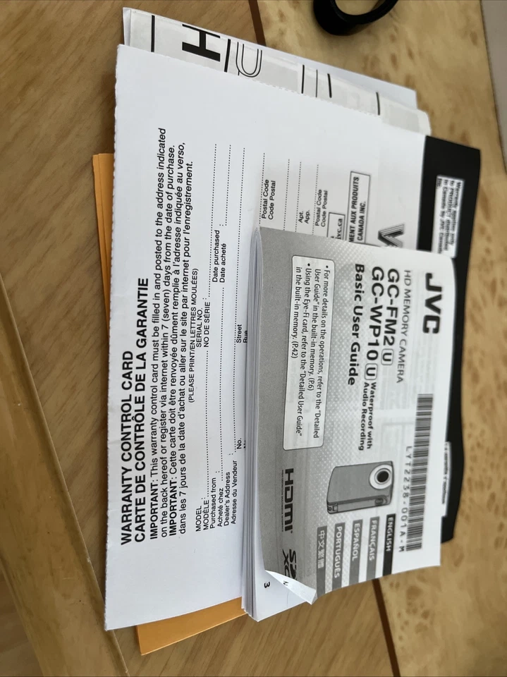 JVC Picsio GC-FM2 HD Camera In Orig Box Charger And Manual -clean - Image 4 of 4