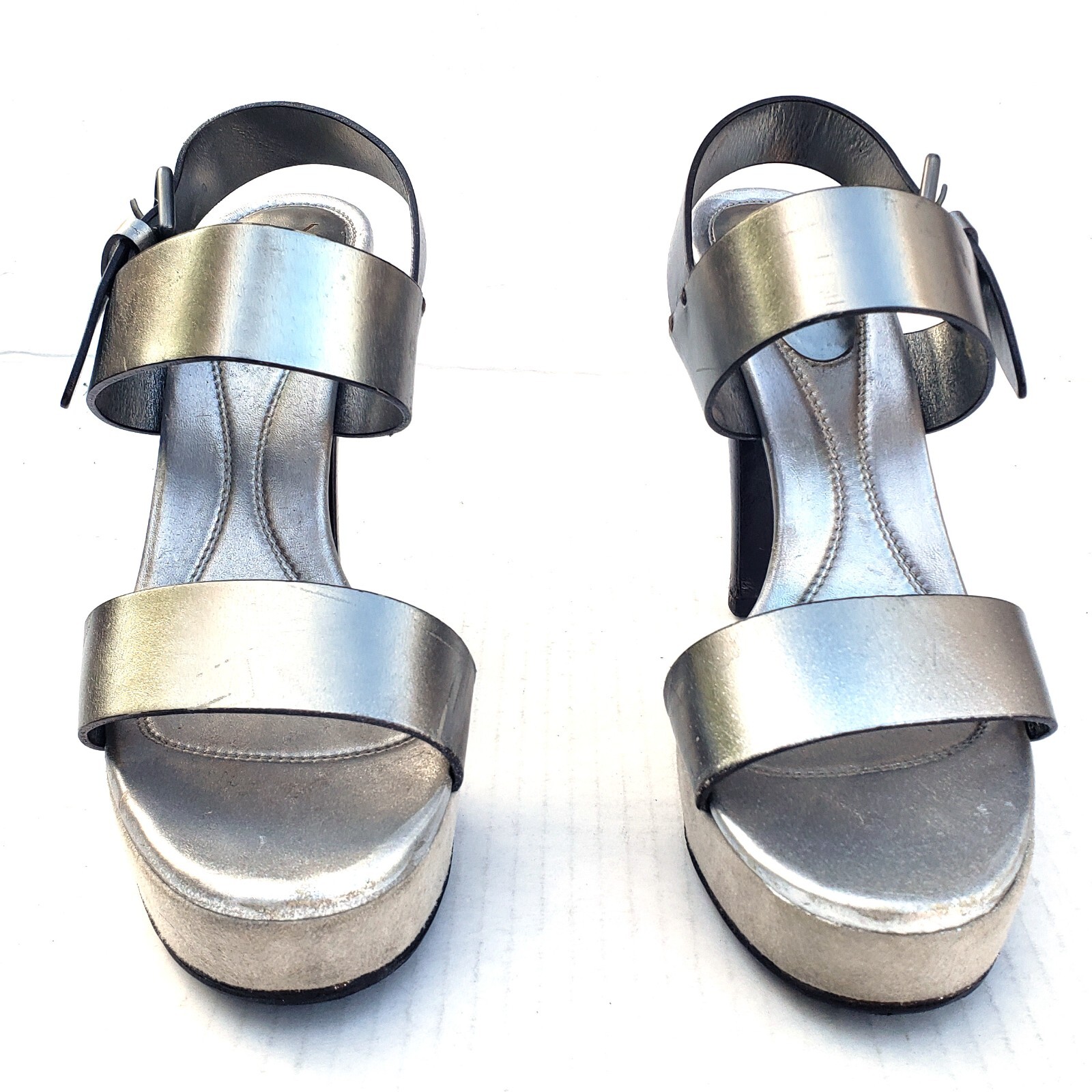 Yves Saint Laurent sandalo laminato pelle argento plateau tacco fibbia 37 5