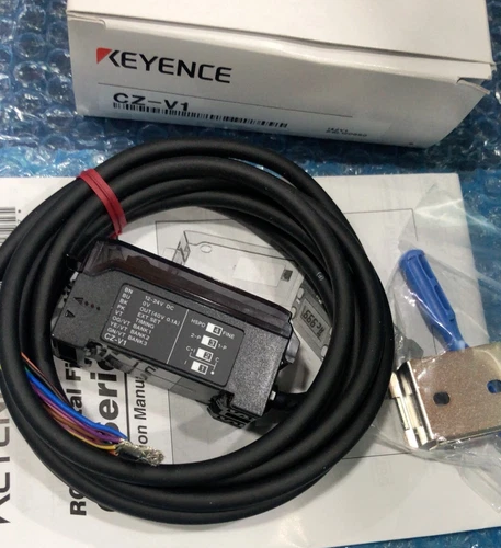 1PC Keyence CZ-V1 CZV1 Sensor Amplifier New Expedited Shipping - Picture 1 of 2