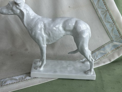 Schöne Meissen Figur als Wachender Hund - Bild 3 von 16
