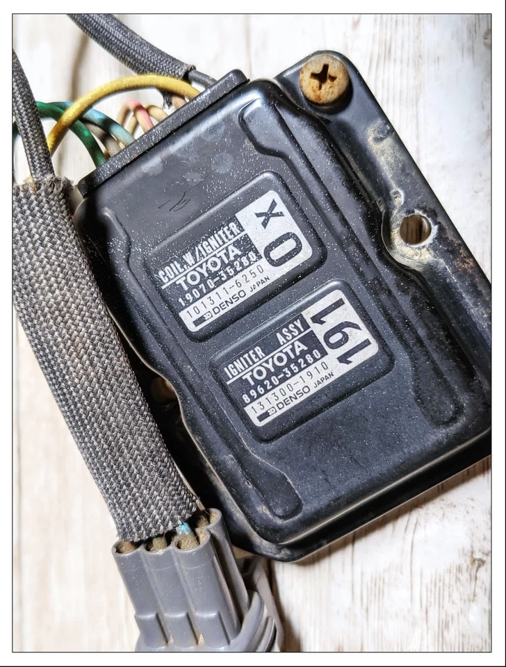 ✅ 1990-1992 Toyota Pickup / 4Runner 22RE Ignition Coil & Igniter 89620-35280 OEM - Image 2 of 4