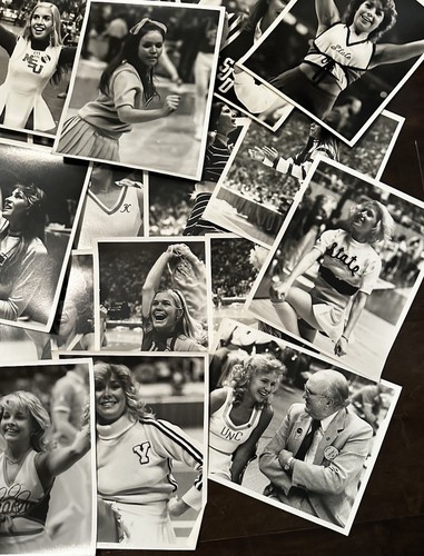 50 + NCAA BASKETBALL NCAA Cheerleader 8x10 Photos MALCOLM EMMONS PHOTO TYPE 1 - 第 5/10 張圖片