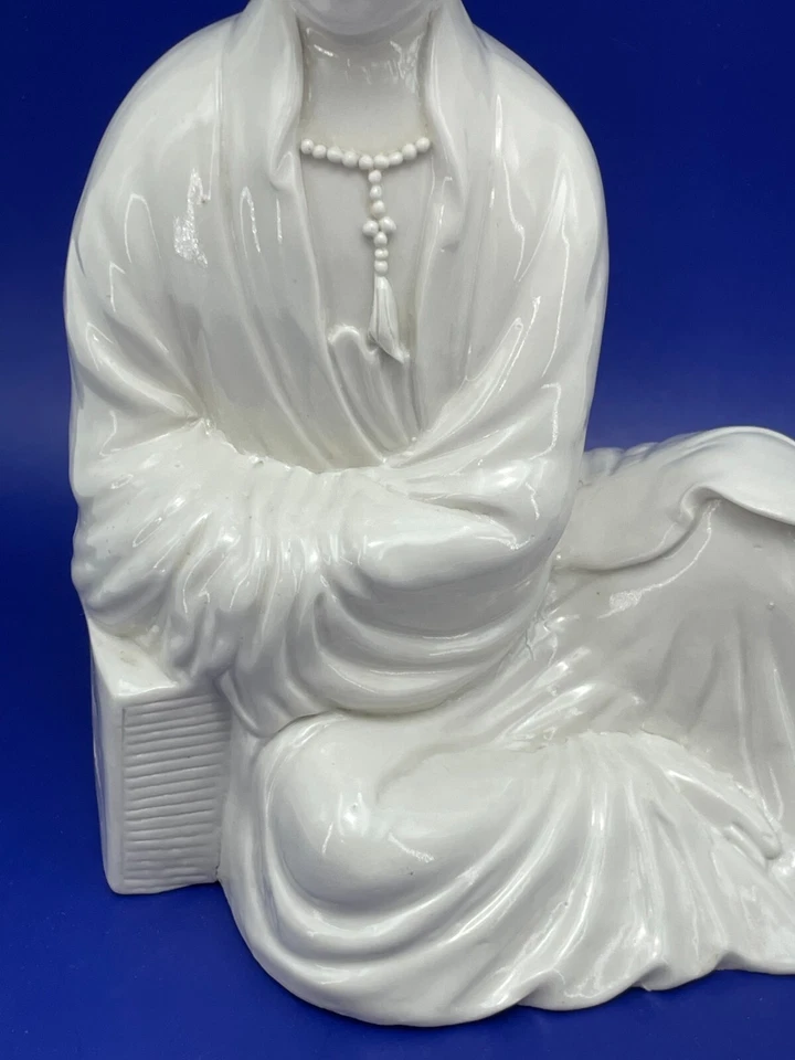 Estatua china Guanyin 8 pulgadas Blanc de China porcelana sentada blanca diosa asiática Foto 3 de 4