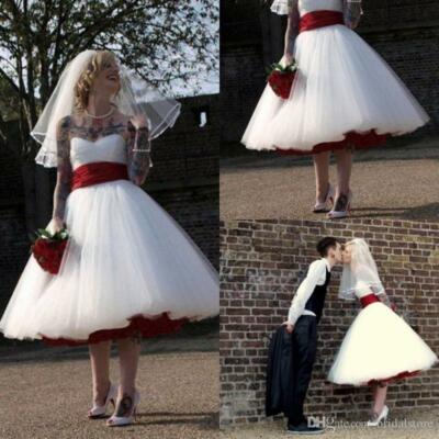red accessories for white dress How To Wear A White Outfit