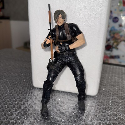 Biohazard 4 - Resident Evil 4  - Leon S. Kennedy  - Neca - Leggi/Read Desc