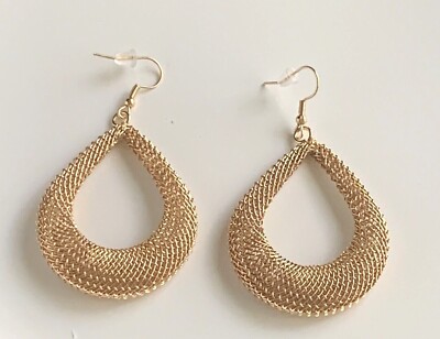 J CREW Super light weight spiral mesh gold metal pierced Earrings NWOT ❤️tb 