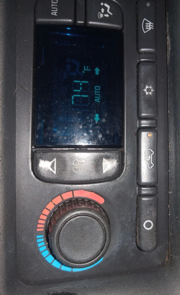 GMC Yukon XL 1500 2005-2006 AC/CALOR DIGITAL conjunto de control de temperatura y clima Foto 3 de 4