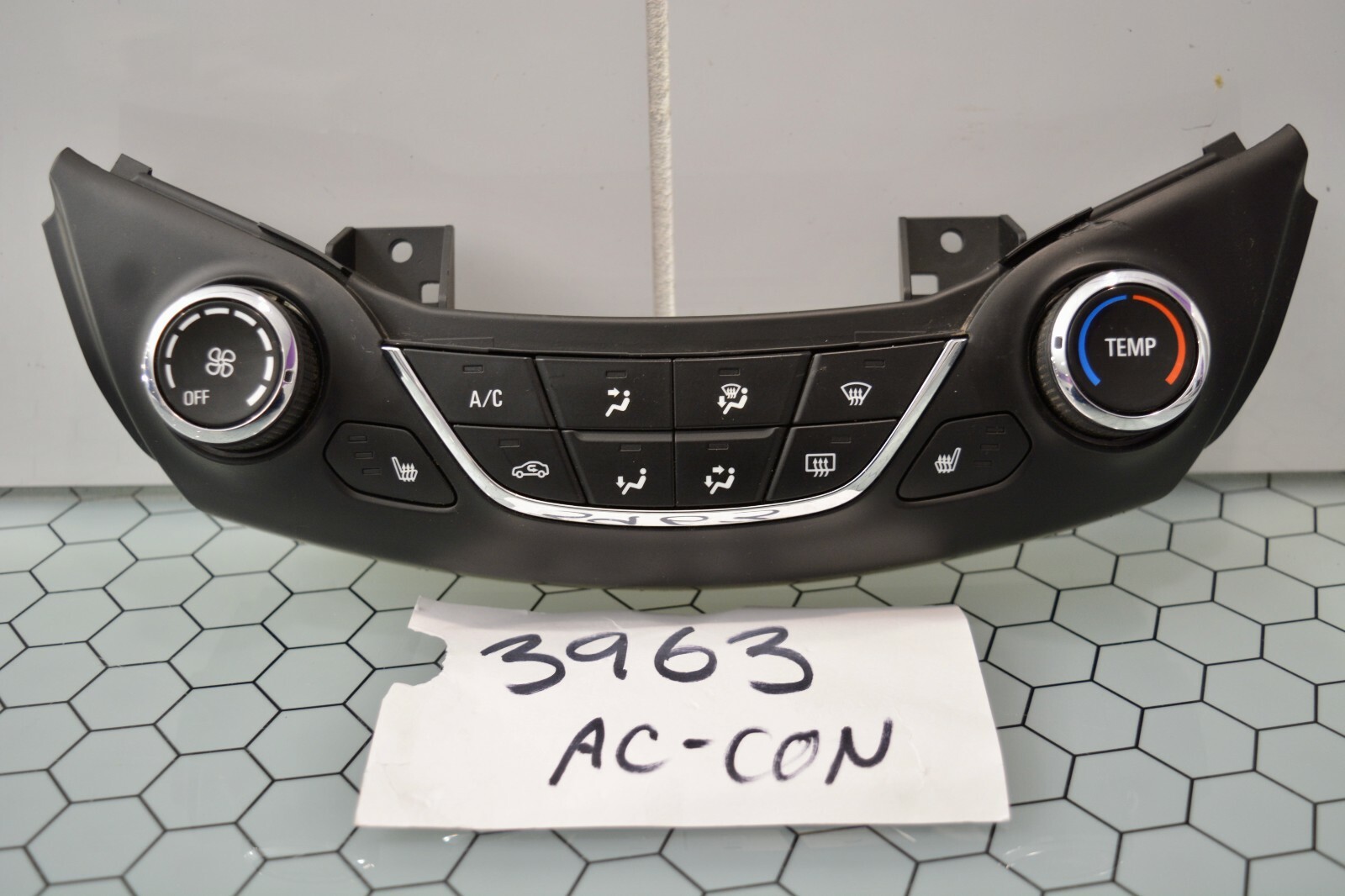 16 17 18 Chevrolet Cruze AC and Heater Control Used Stock #3963-AC