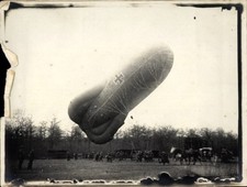 Foto Militärballon, Fesselballon, von Soldaten gehalten - 11430299