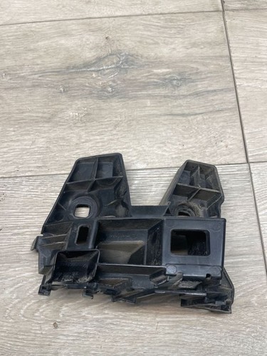 Volkswagen Passat B8 2016 Stoßstange hinten rechts Halterung 3G9807484