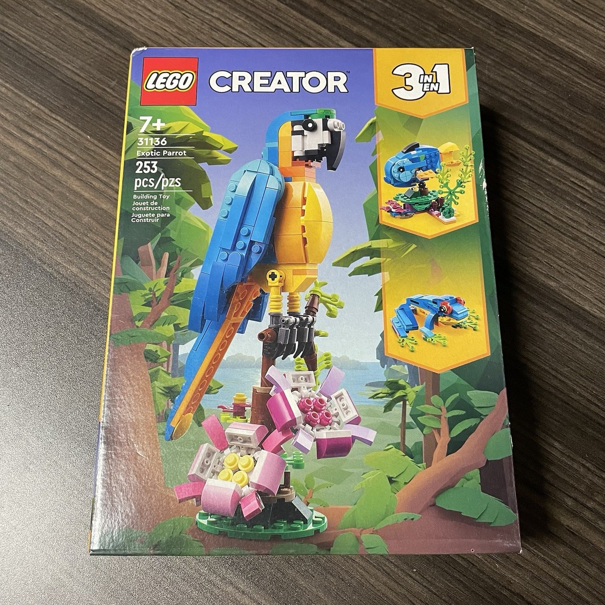 LEGO CREATOR: Exotic Parrot 31136 253pcs Brand New + Original