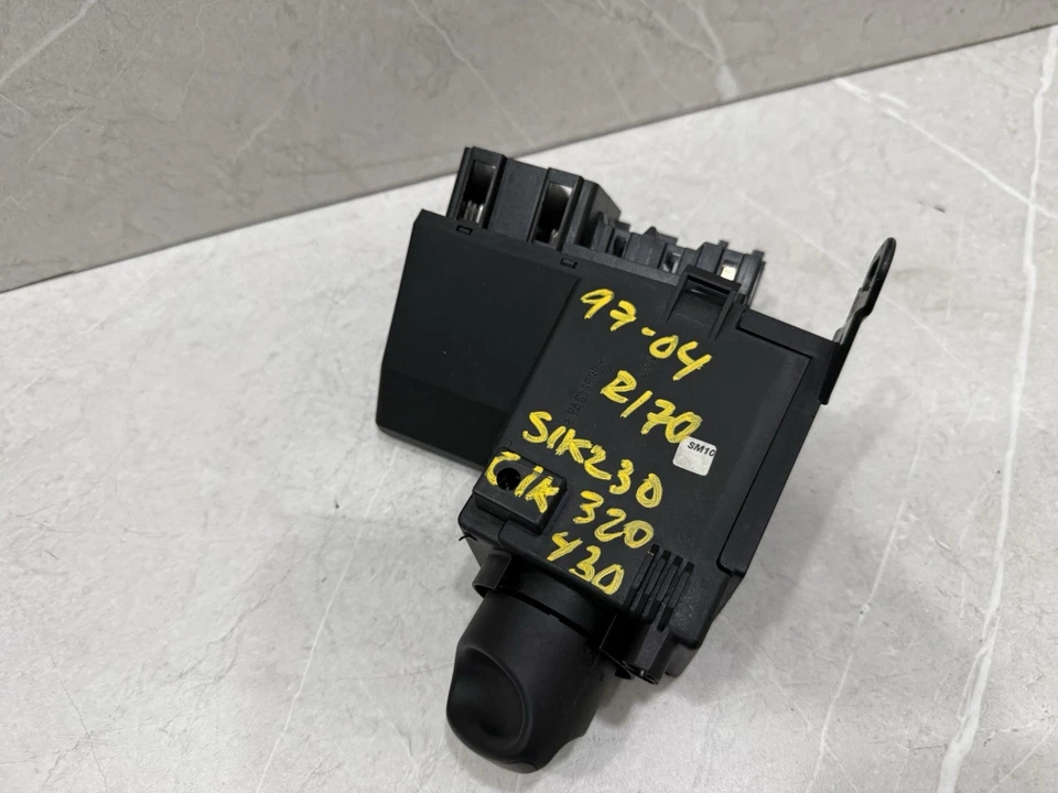 97-04 Mercedes Benz R170 SLK 230 320 Interruptor Faro Caja Fusibles 1705450304 Foto 3 de 4