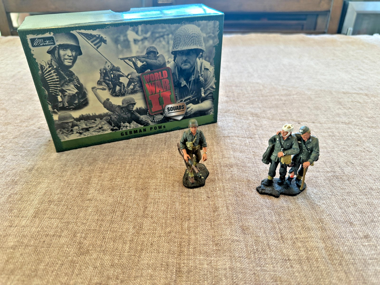 W. Britain- World War II Squads 17387 German POWs - good condition w/box