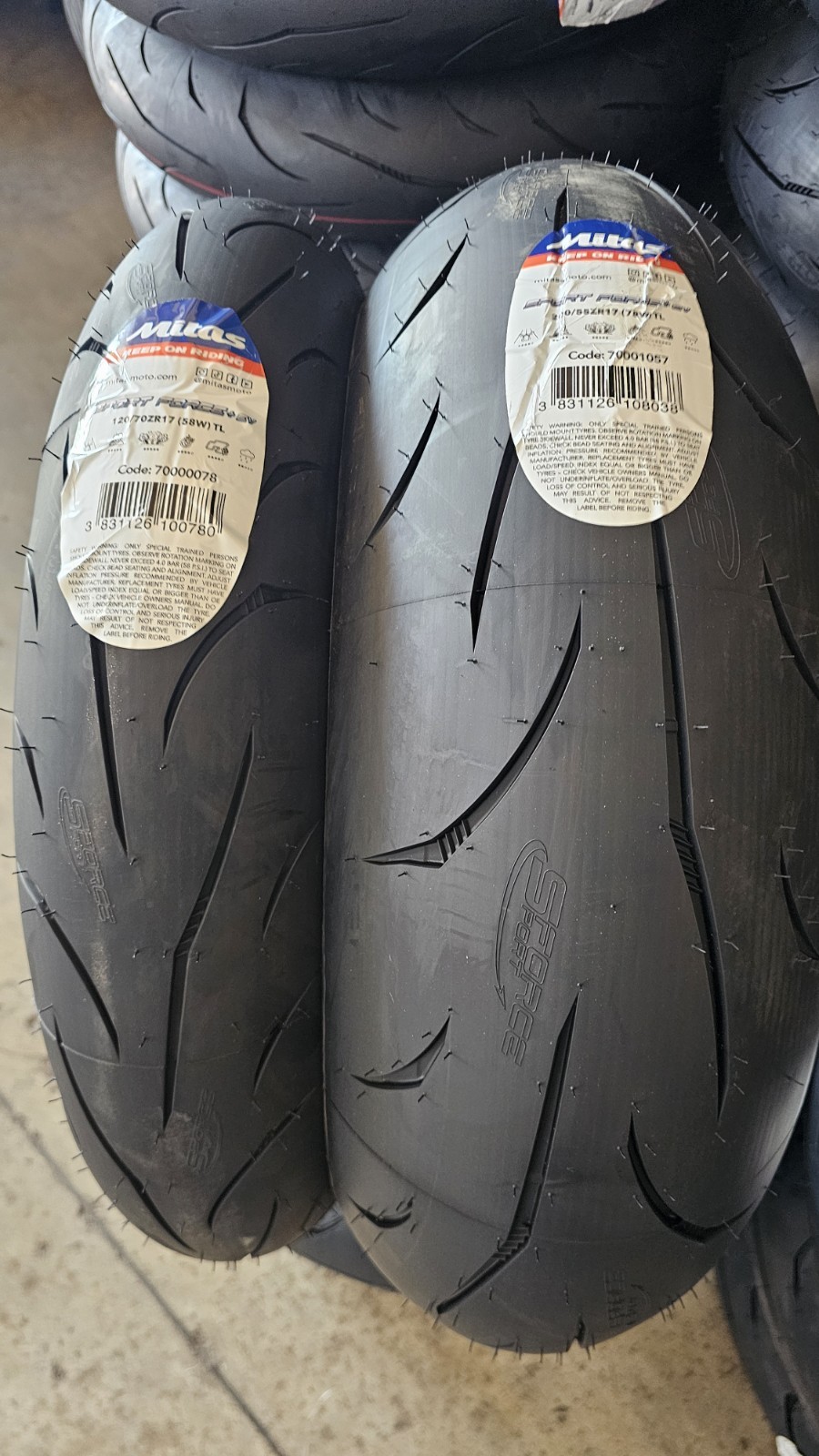 Coppia GOMME 120/70 17 58W 200/55 17 78W MITAS SPORT FORCE + EV DOT2026