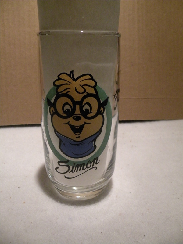 THE CHIPMUNKS ''SIMON'' 1985 HARDEES GLASS 6'' TALL NEW DISPLAY ONLY