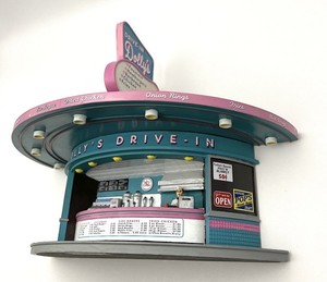 1997 Ertl Dolly's Drive-In Diorama 9" Diner American Muscle Cruisin' Burger Coke