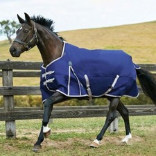 Weatherbeeta Comfitec Essential 220g Turnout Rug 1200DenierStd Neck Mediumweight
