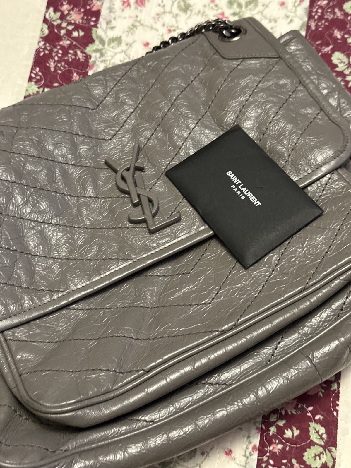 Borsa a tracolla Saint Laurent Niki media in pelle nera