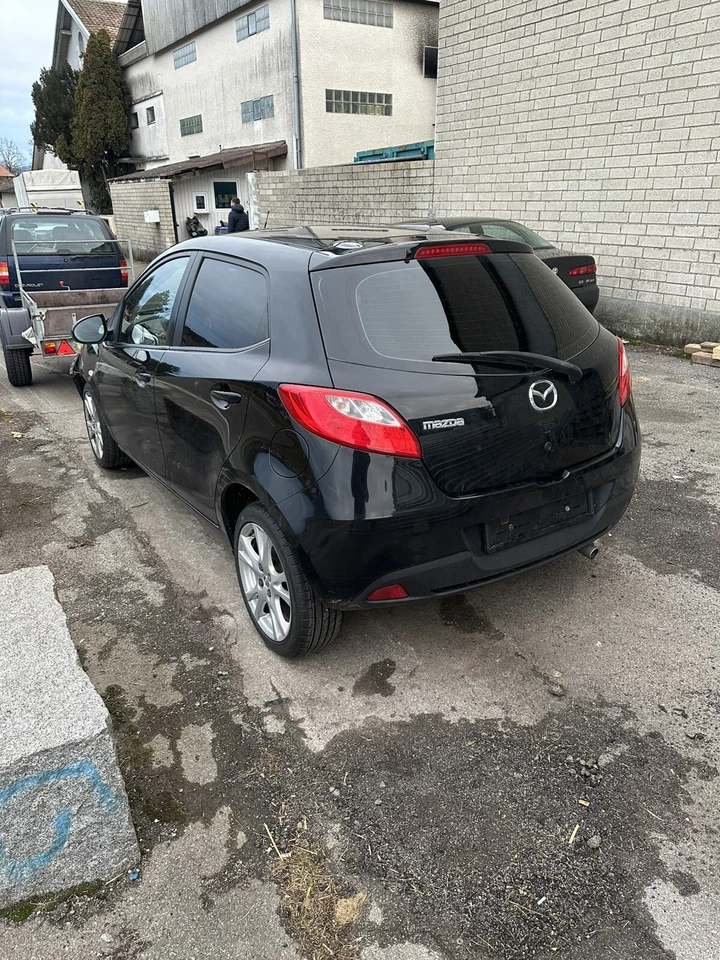 Mazda 2 zu verkaufen ab Platz! - Bild 3 von 4