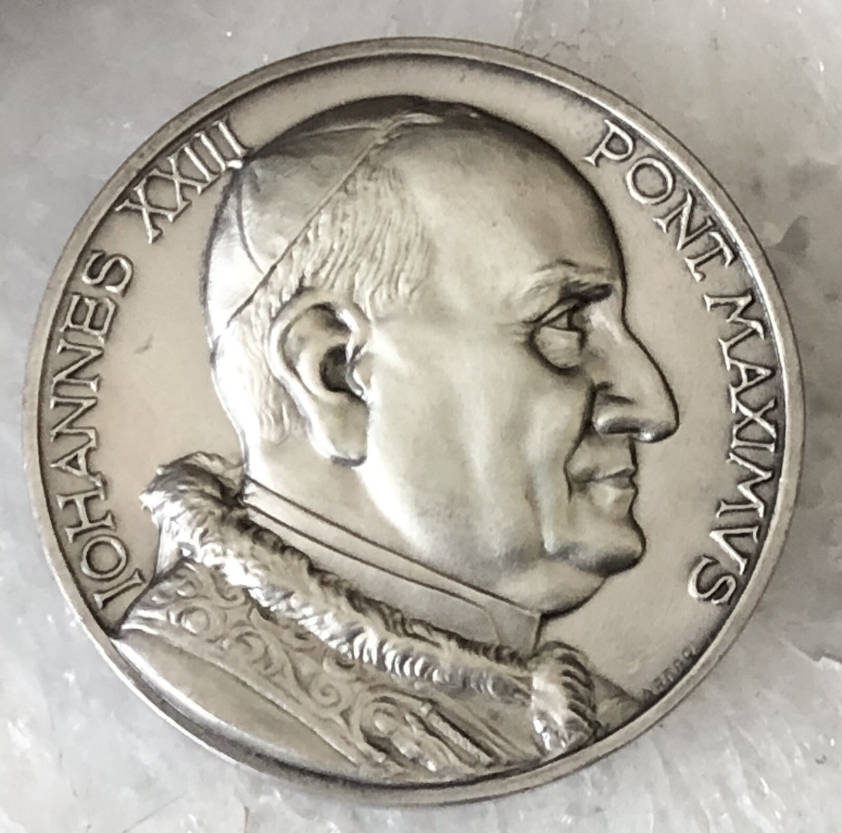 Vintage POPE JOHANNES XXIII PONT MAXIMVS Religious Medallion