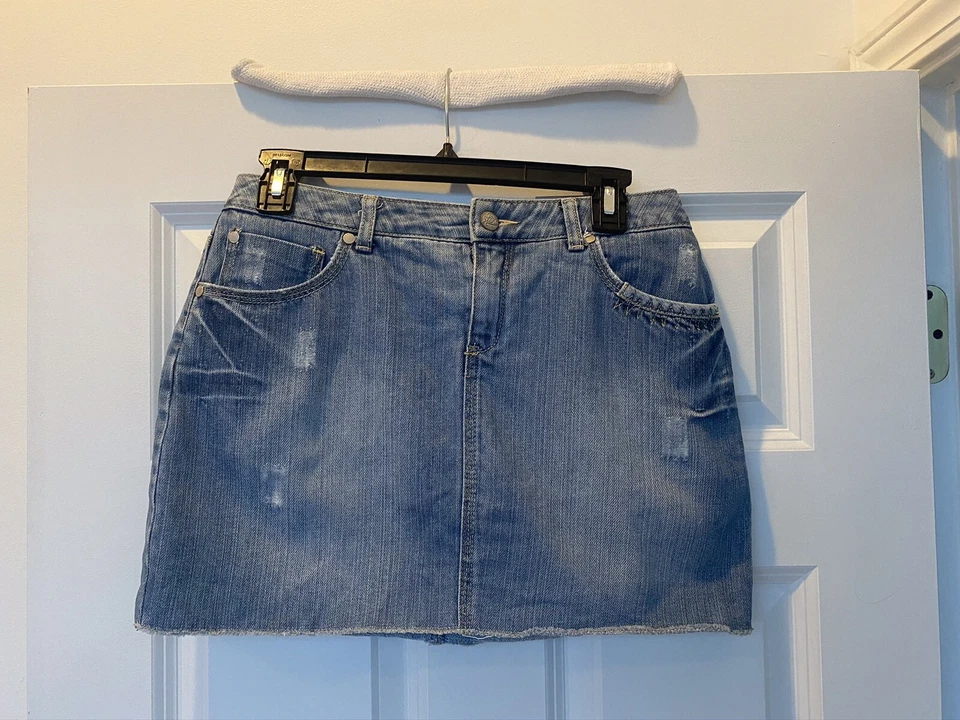 Limited Too Women’s Denim Jeans Skirt Sz 29 - Image 2 of 4