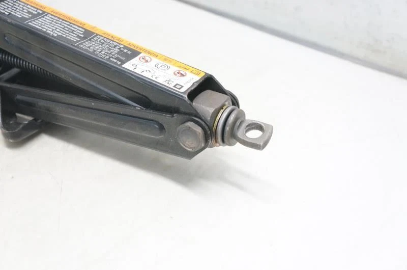 Chevrolet Sonic Lift Jack 13583250 2012-2020 OEM  Foto 3 de 4