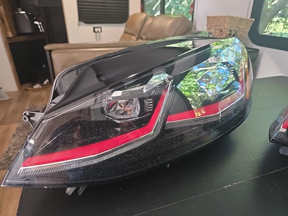 FAROS LED COMPLETOS IZQUIERDA Y DERECHA VOLKSWAGEN GOLF GTI MK7 2018-2020 OEM Foto 2 de 4