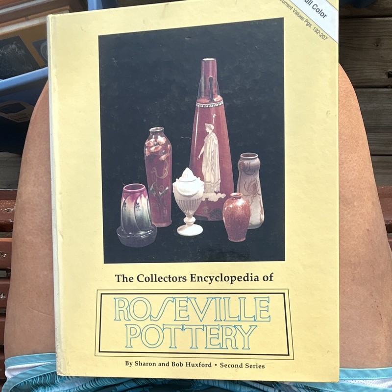 Collector Books Collectors Encyclopedia of Roseville Pottery HC Price Guide