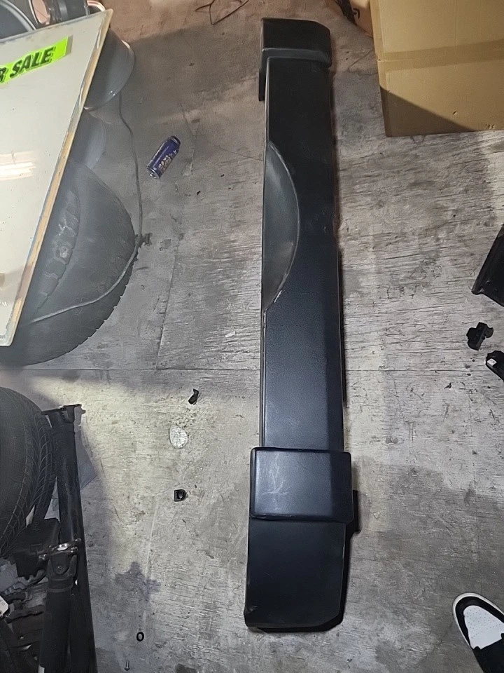 Parachoques trasero OEM Jeep Wrangler JK con soportes laterales 1BD22RXFAE Foto 2 de 4