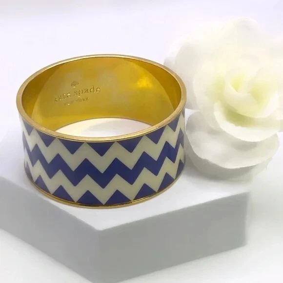 Pulsera Chevron Kate Spade La Vida Loca Blanco y Negro. Foto 3 de 4