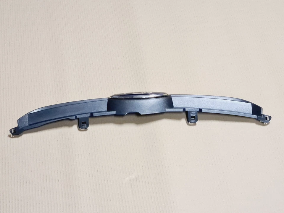 FORD FIESTA MK7 2008-2012 NUEVO PARACHOQUES DELANTERO GENUINO PARRILLA SUPERIOR 8A61-8200-BC Foto 3 de 4