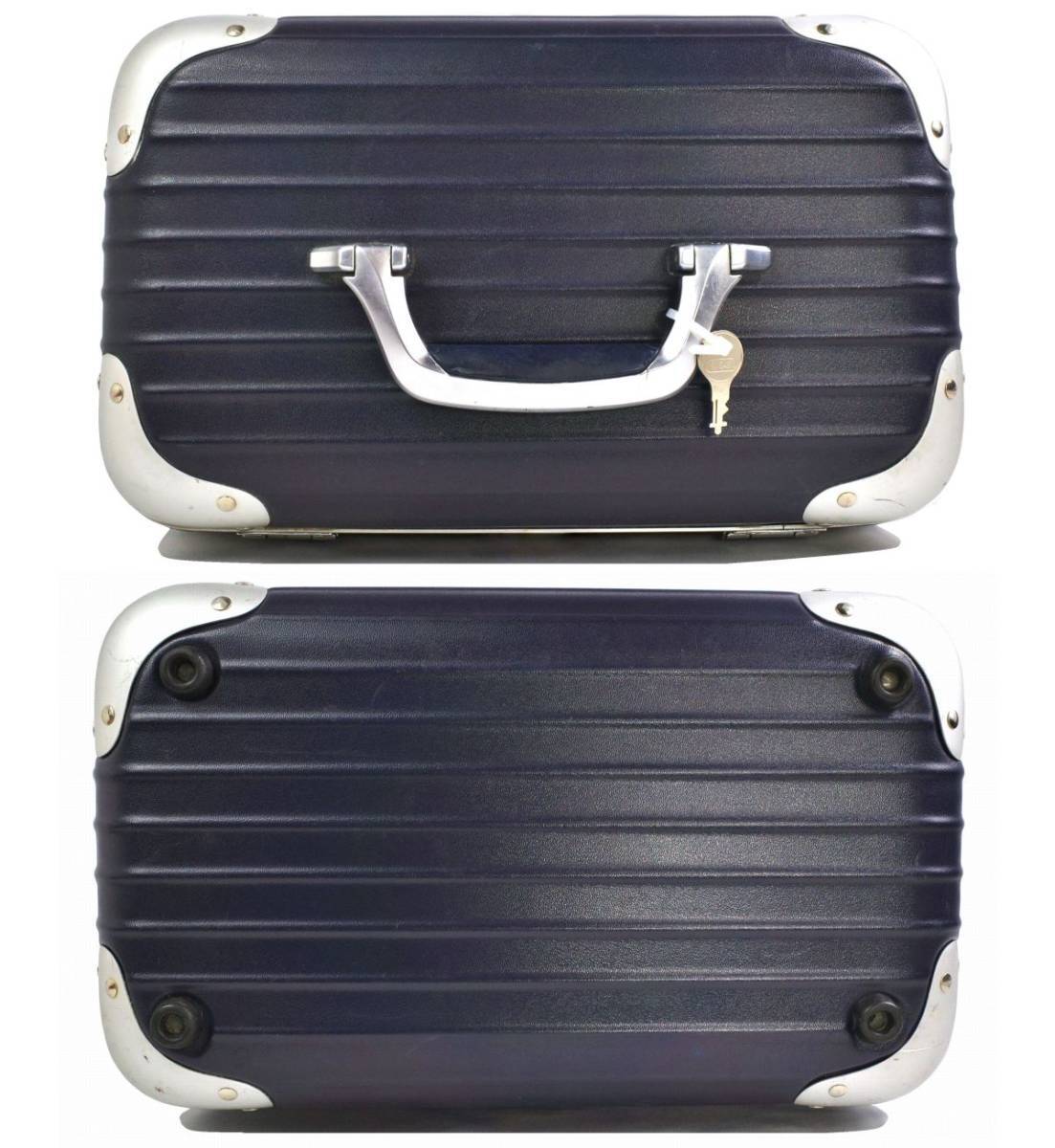 RIMOWA 814.38 Limbo Beauty Case Night Blue (with Lock RIMOWA 814.38 Limbo Beauty Case Night Blue (with Lock
