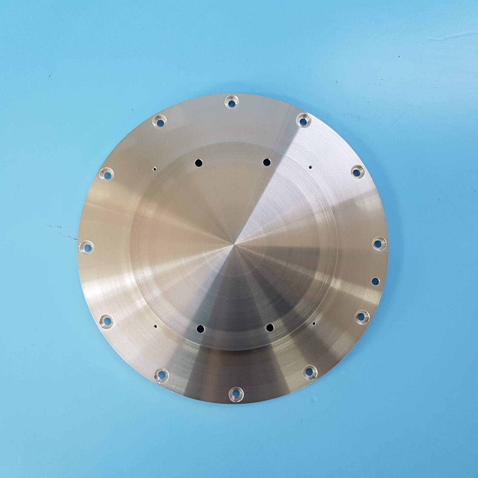 124-0302// AMAT APPLIED 0020-10519 PEDESTAL THICK 150MM GRAPHITE/ USED