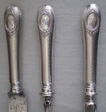 SERVICE À GIGOT 3 pièces en argent fourré style Louis XVI ref 888 EUR 20,00 - FR SERVICE À GIGOT 3 pièces en argent fourré style Louis XVI ref 888 EUR 20,00 - FR