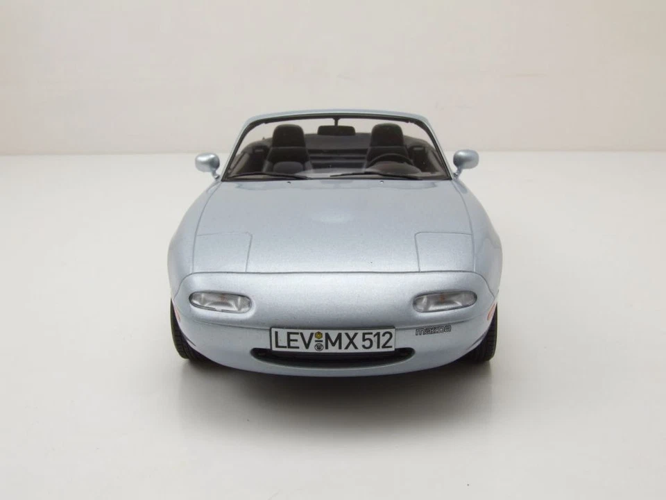 Mazda MX-5 Cabrio 1989 Plata Modelo De Coche 1:18 Norev - Imagen 3 de 4