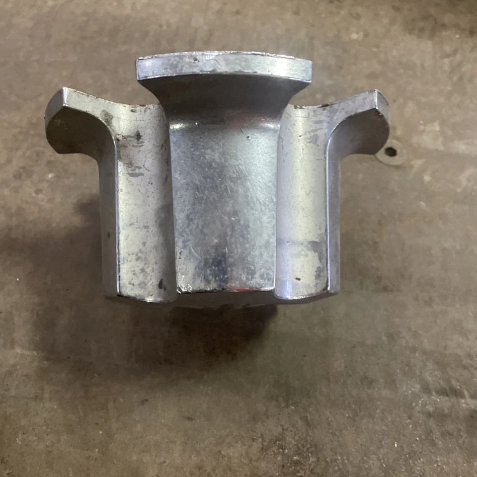 ORIGINAL 72-75 CHEVROLET CHEVELLE CAMARO NOVA RALLY WHEEL CENTER CAP #3984554  - Image 2 of 3