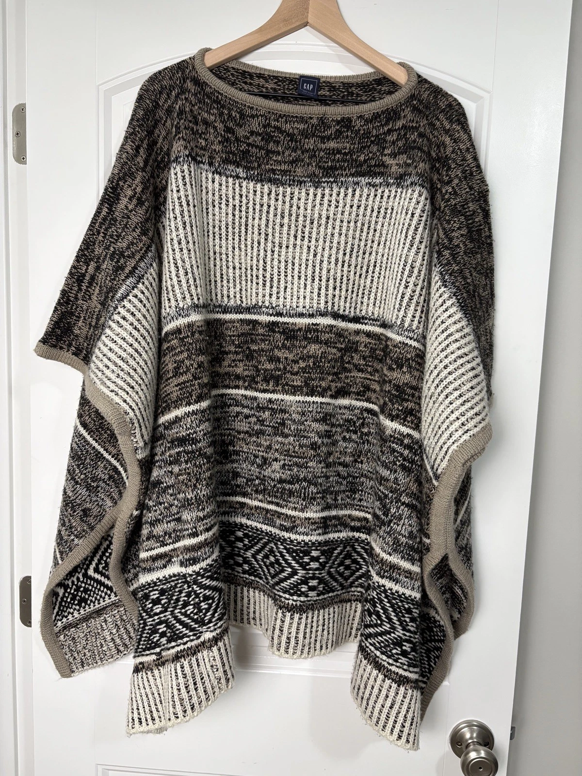 GAP One Size Poncho Wool Boho Black/Brown/Ivory Warm Knit Chunky Stripe