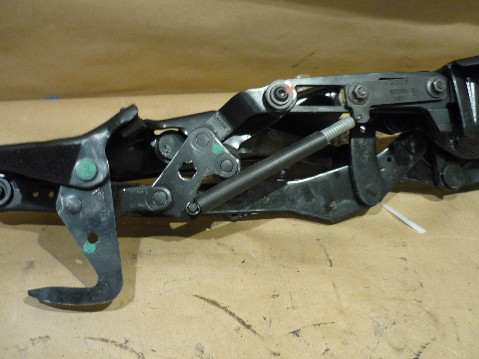 Ferrari California - LH Rear Roof  Kinematic /Hinge  P/N 86545800